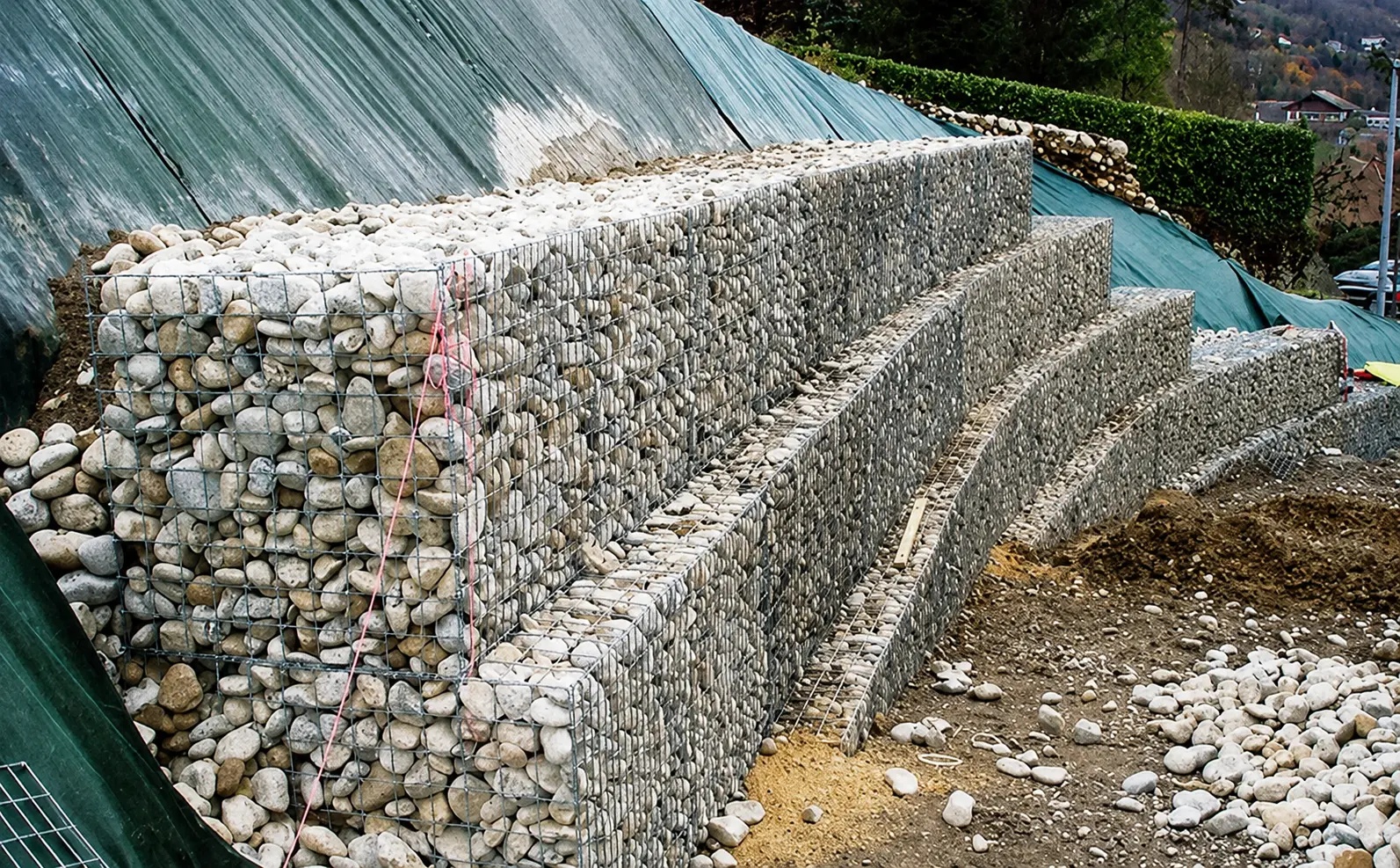 Ouvrage de soutènement en gabions